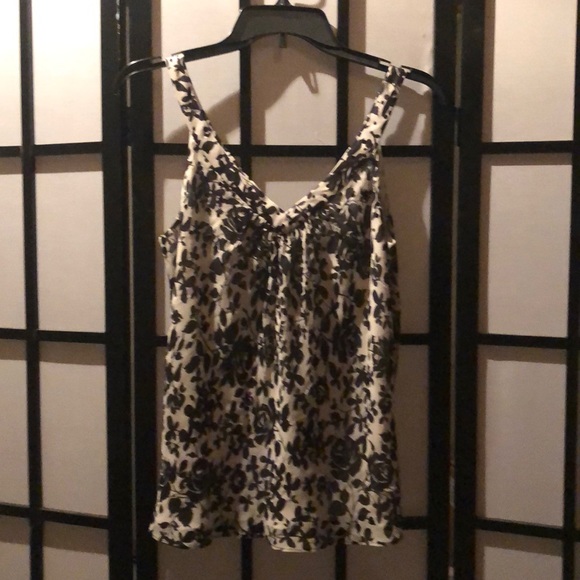 Sleeveless Top - Picture 1 of 3